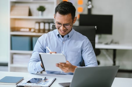 Cómo funciona un sistema de comprobación fiscal para contadores